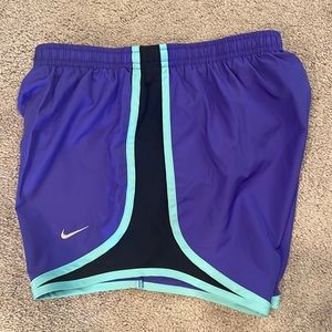 Nike tempo short, purple/black, XS